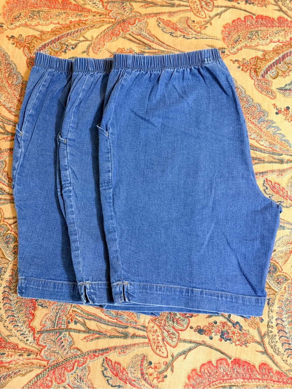 Just My Size Women’s 2X pull on denim shorts in a bundle of 3 - Picture 2 of 4